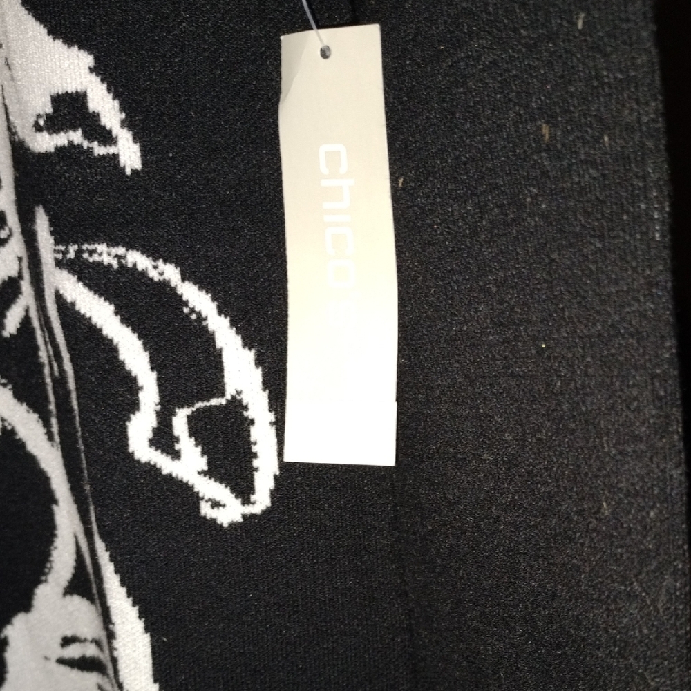 Chico's Black and White Women's Sweater NWT - Picture 2 of 4